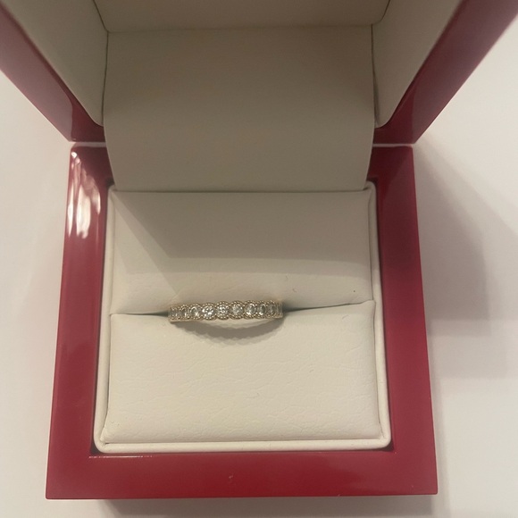 14k yellow gold half bezel diamond ring - Picture 4 of 13